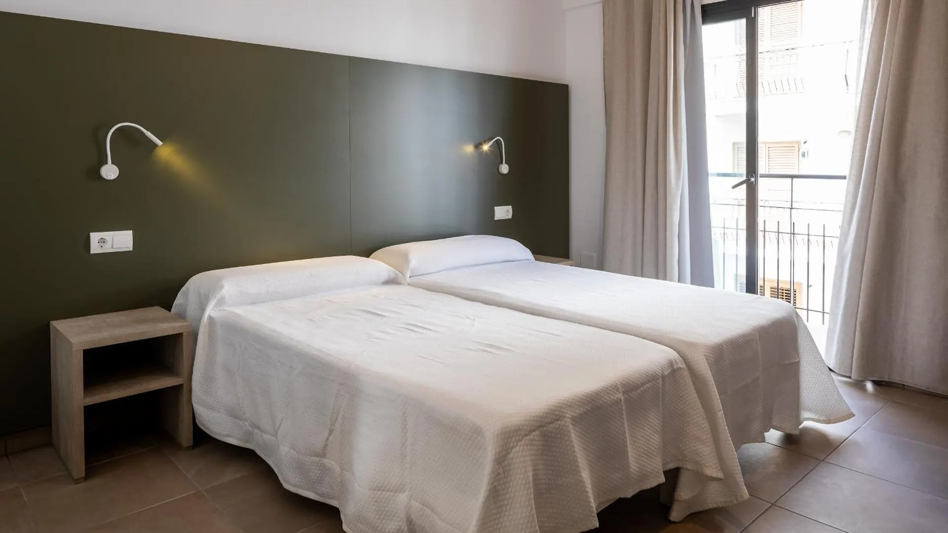 Hostal Alicante Sant Antoni de Portmany