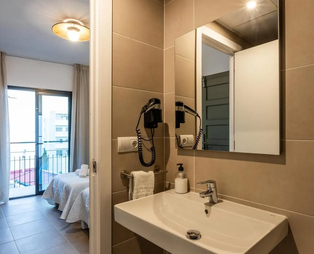 Hostal Alicante Sant Antoni de Portmany