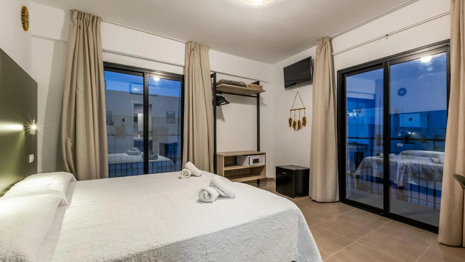 Hostal Alicante Sant Antoni de Portmany 0*,  Spagna